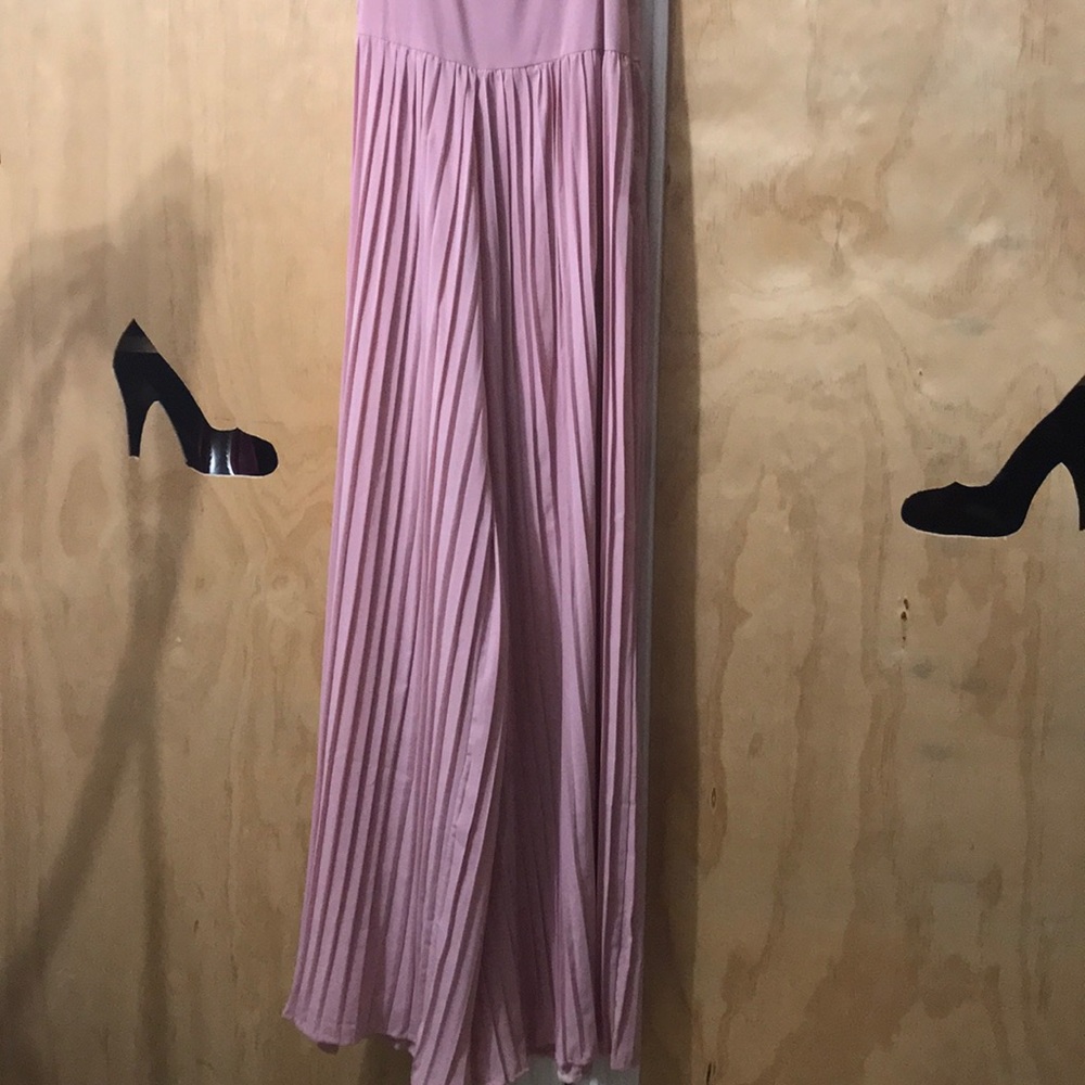 Beautiful - Picture 4 of 5